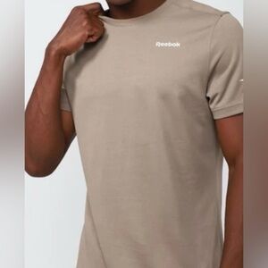 Like new nylon Reebok tee